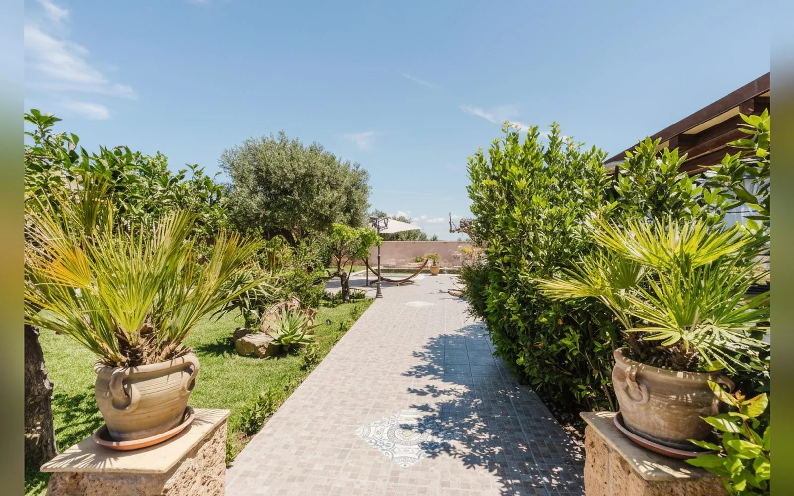 Le Giarre Villa Con Piscina, 