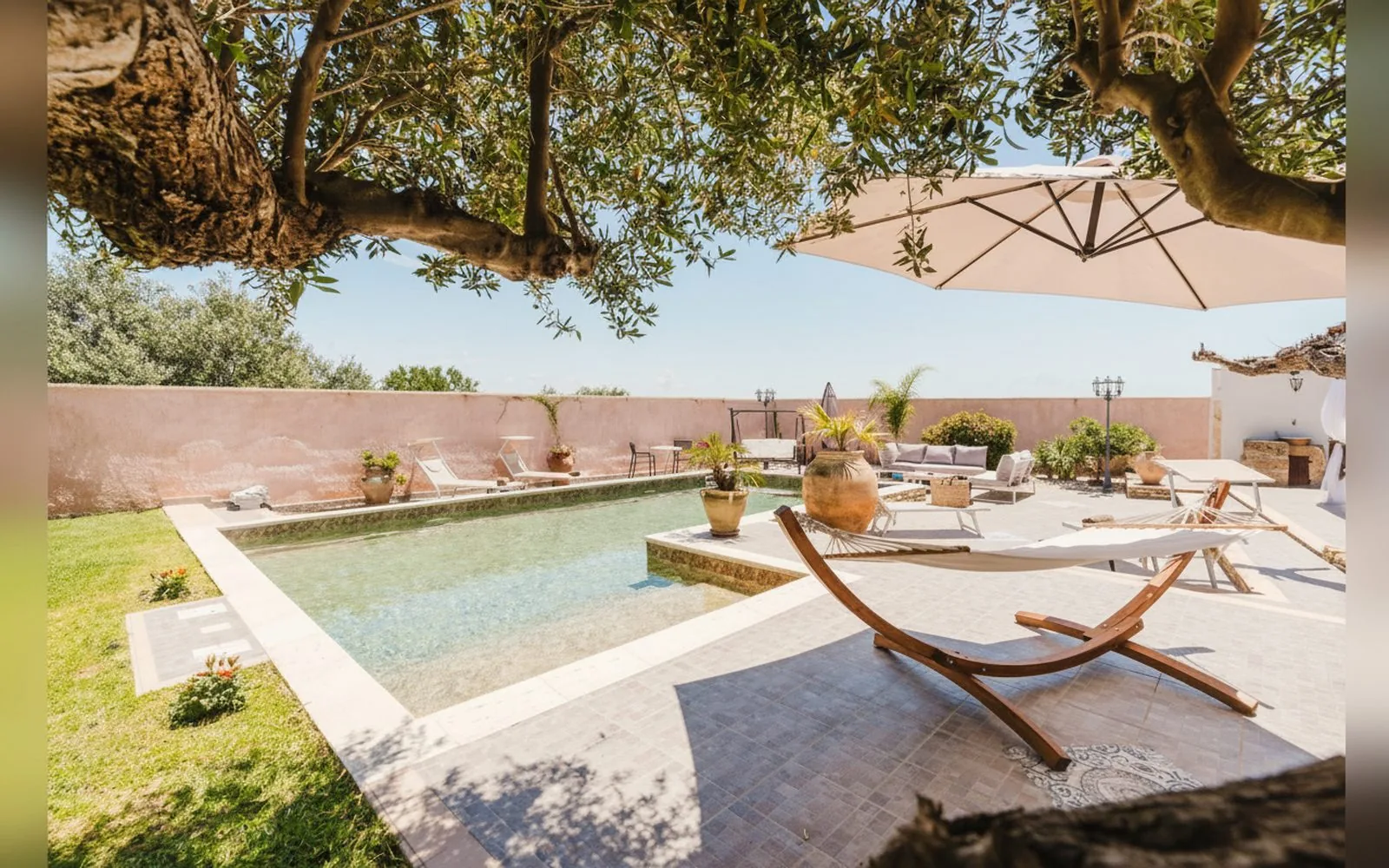 Le Giarre Villa Con Piscina, 