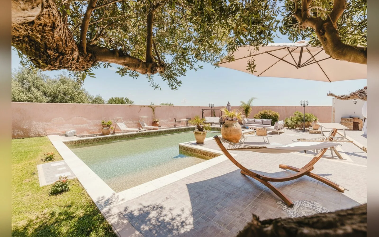 Le Giarre Villa Con Piscina, 