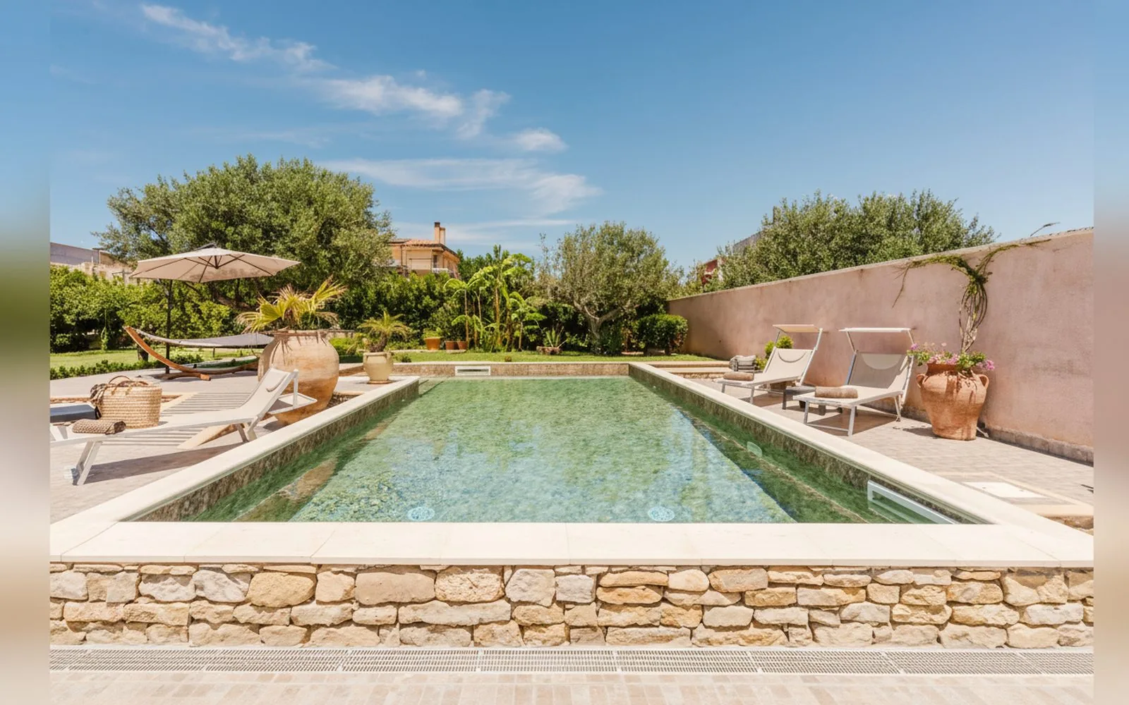 Le Giarre Villa Con Piscina, 