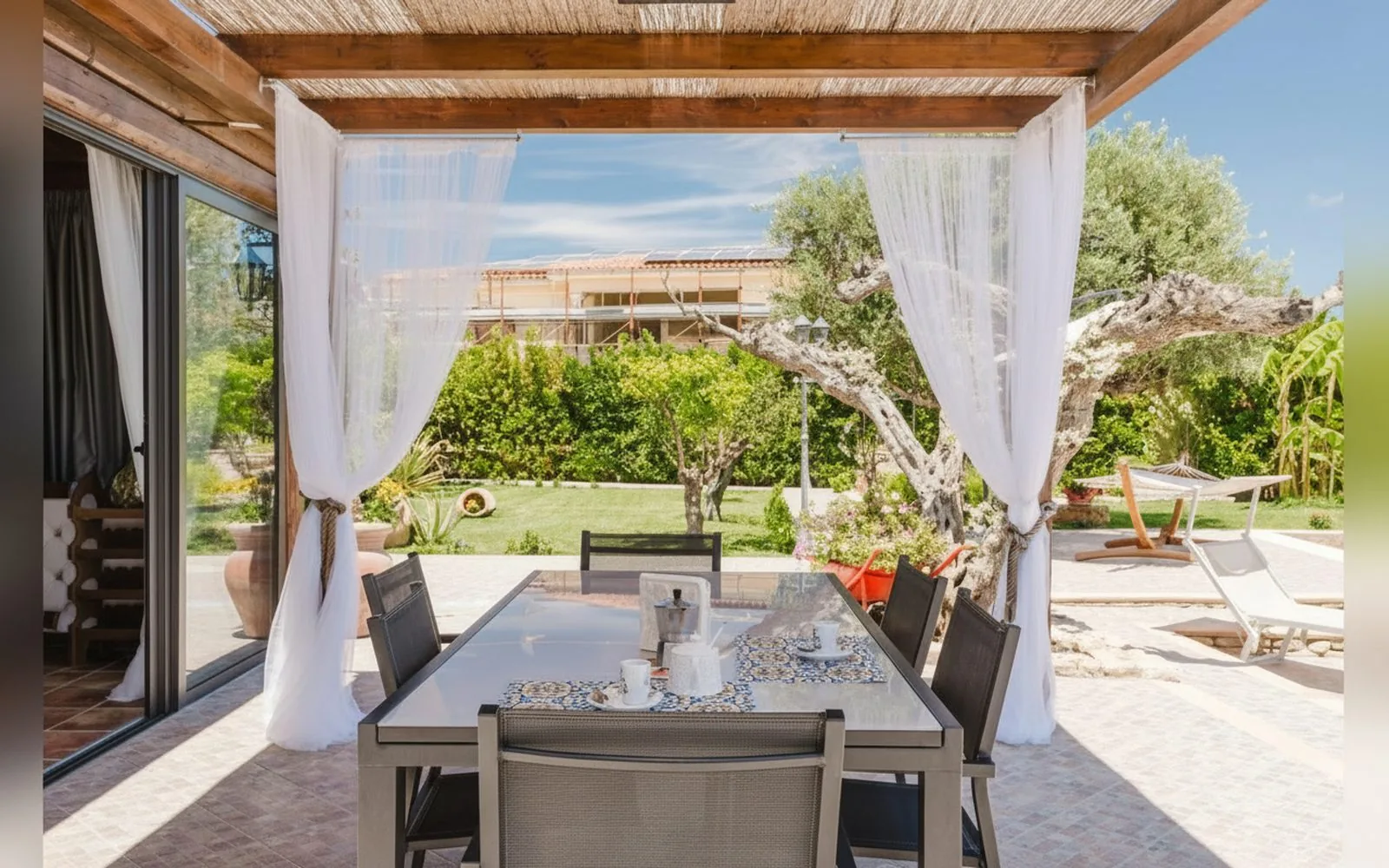 Le Giarre Villa Con Piscina, 